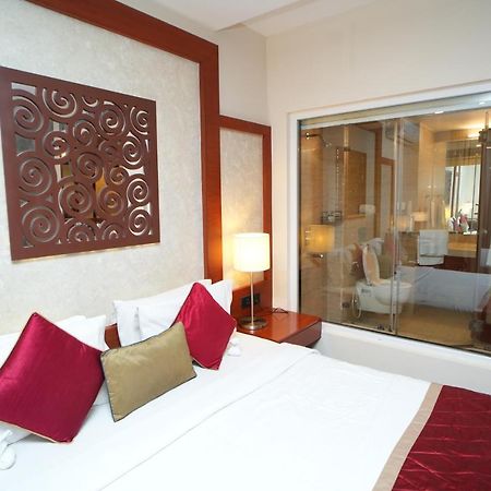 The Altruist Business Hotel Hitech Haiderabad Buitenkant foto