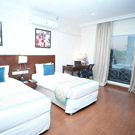 The Altruist Business Hotel Hitech Haiderabad Buitenkant foto