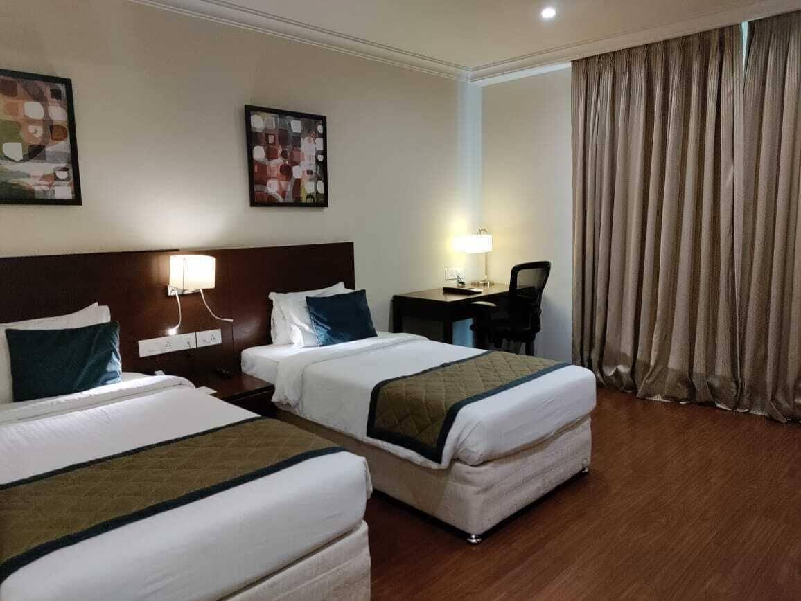 The Altruist Business Hotel Hitech Haiderabad Buitenkant foto