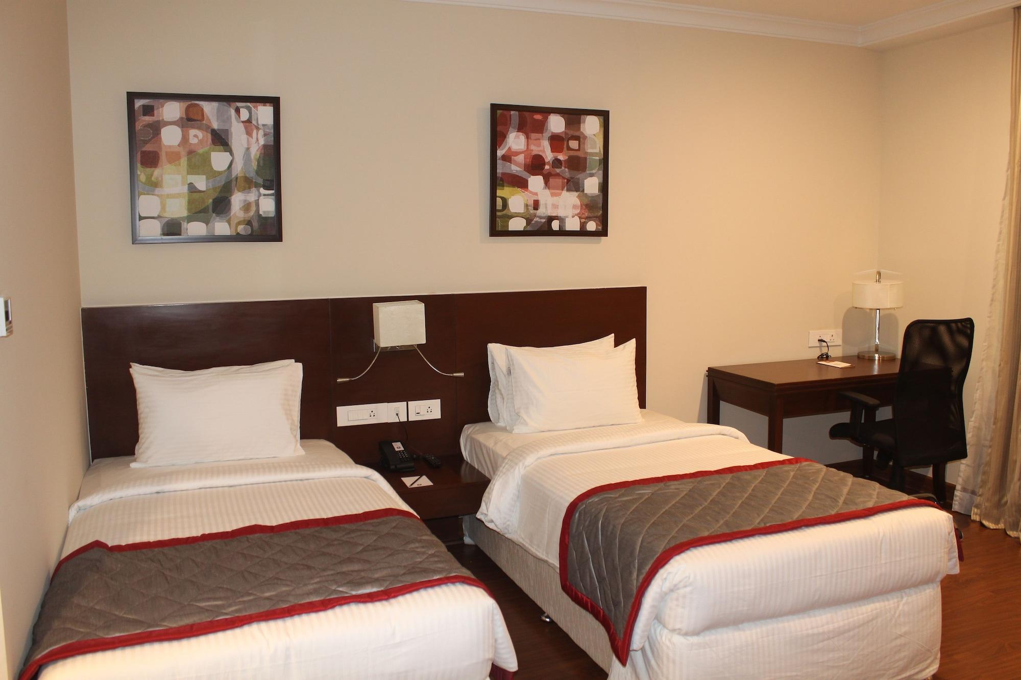 The Altruist Business Hotel Hitech Haiderabad Buitenkant foto