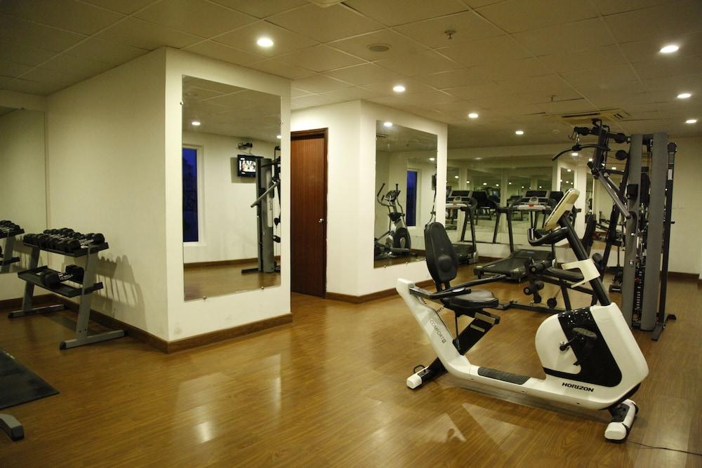 The Altruist Business Hotel Hitech Haiderabad Buitenkant foto