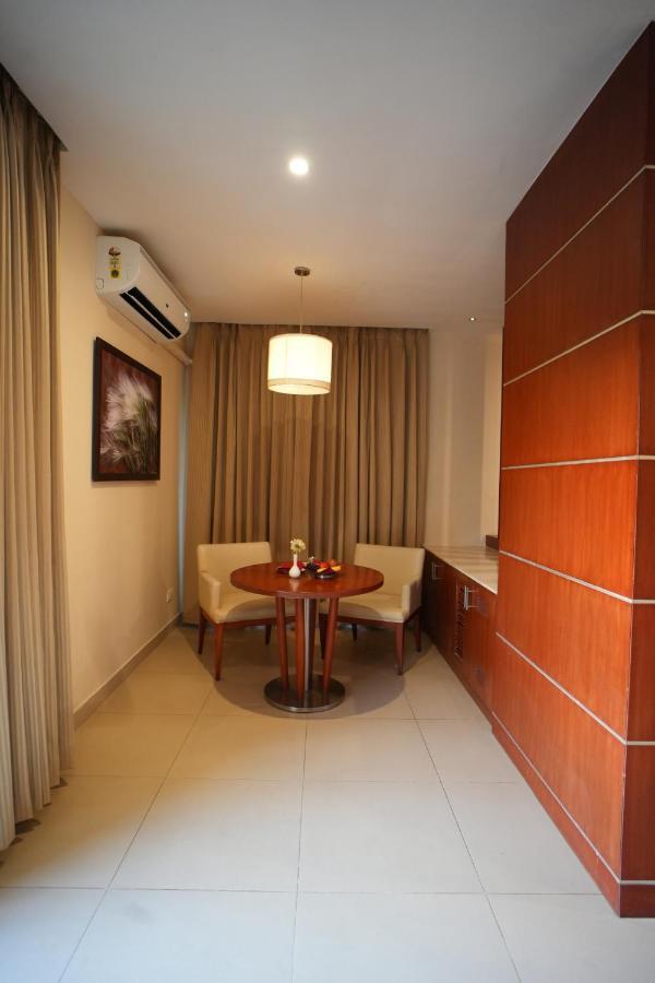 The Altruist Business Hotel Hitech Haiderabad Buitenkant foto