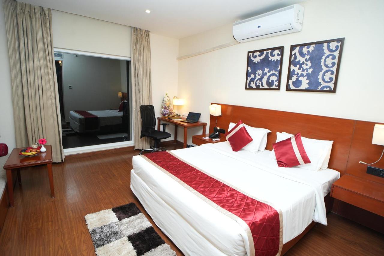 The Altruist Business Hotel Hitech Haiderabad Buitenkant foto