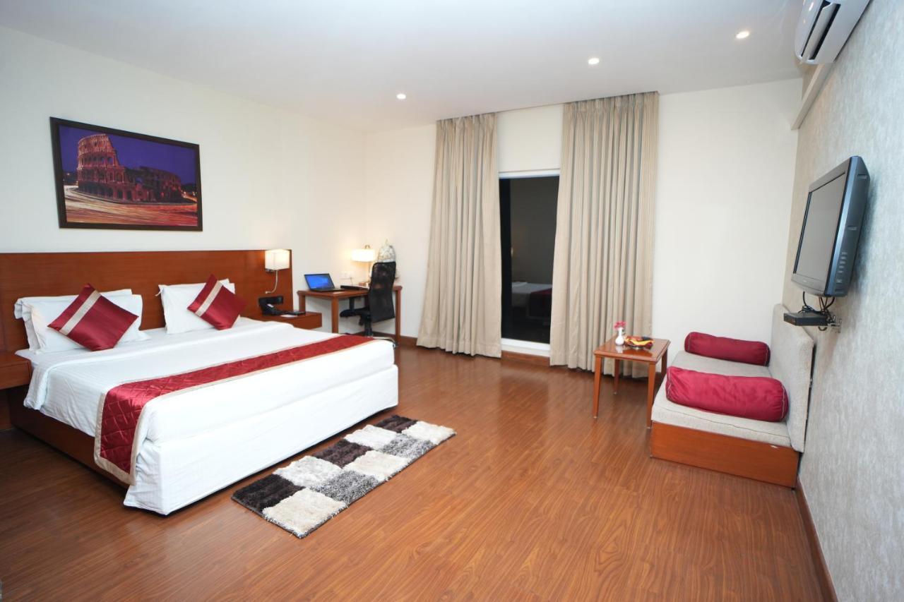 The Altruist Business Hotel Hitech Haiderabad Buitenkant foto