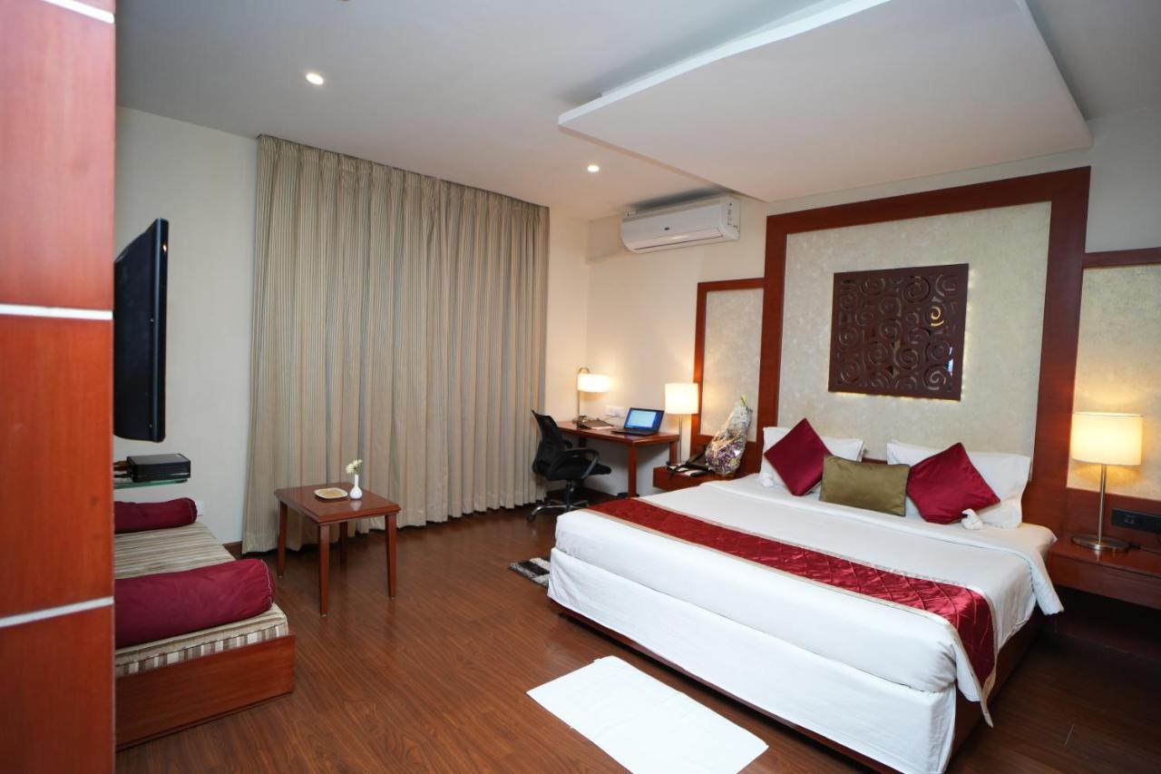 The Altruist Business Hotel Hitech Haiderabad Buitenkant foto