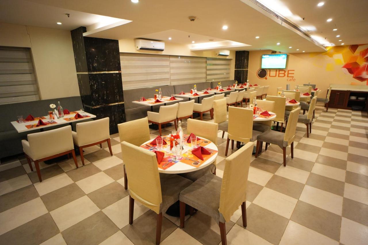 The Altruist Business Hotel Hitech Haiderabad Buitenkant foto