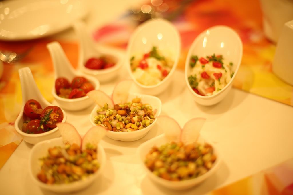 The Altruist Business Hotel Hitech Haiderabad Buitenkant foto