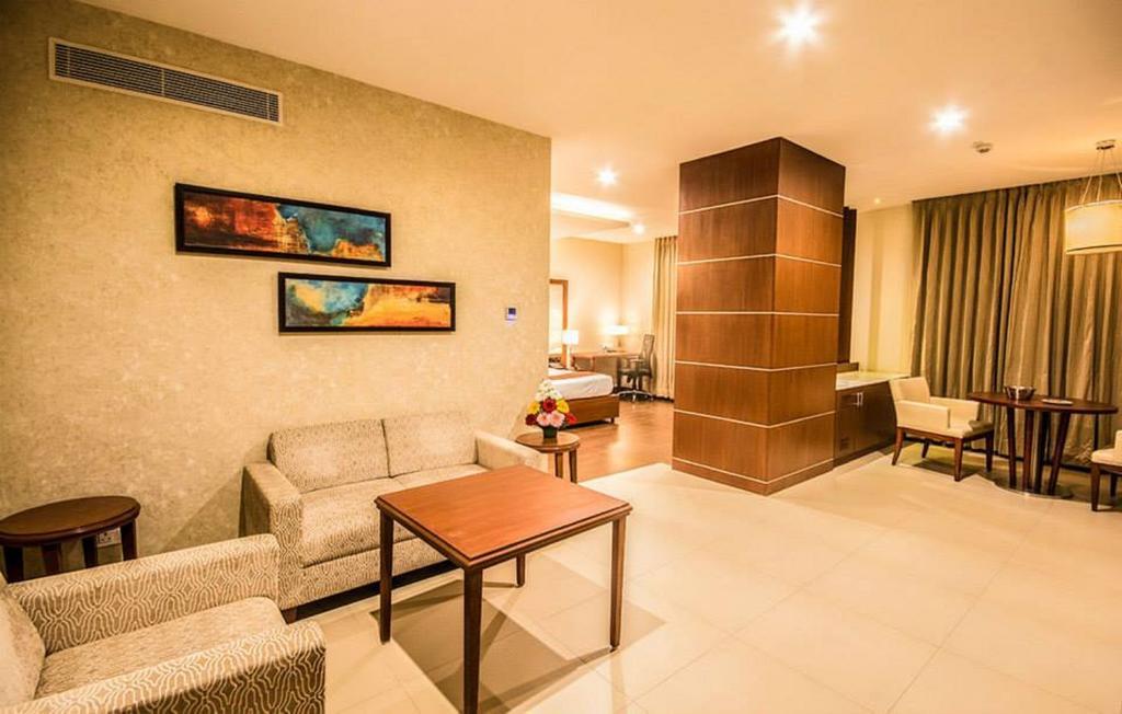 The Altruist Business Hotel Hitech Haiderabad Kamer foto