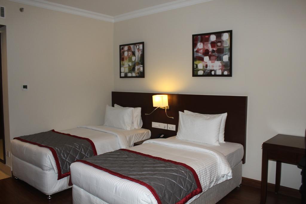The Altruist Business Hotel Hitech Haiderabad Kamer foto